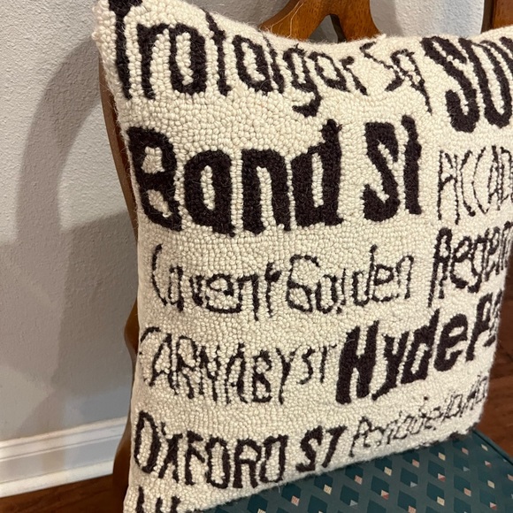 Hand hooked style cream and brown London streets throw pillow. GUC! - Picture 3 of 7